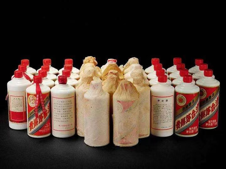 来凤老酒回收上门哪里回收(附近上门回收茅台酒）?